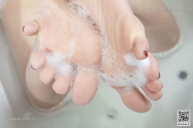 [Ligui丽柜]2022.09.05 香浴丝颜 汐汐[75+1P/78.9MB]-1