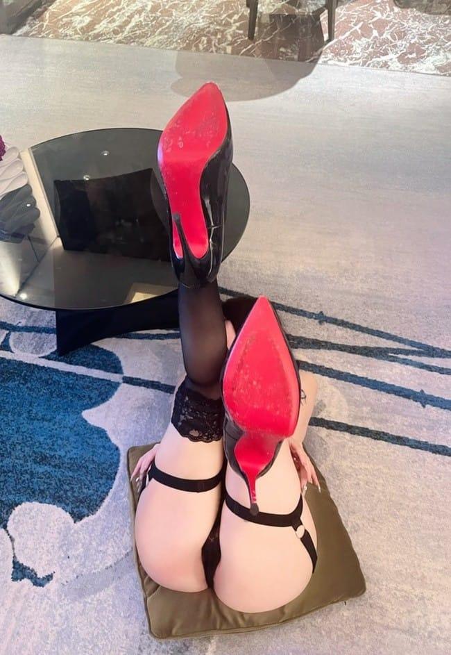 [微密圈]小喵咪ck –黑丝躲猫猫[23P-121MB]-1