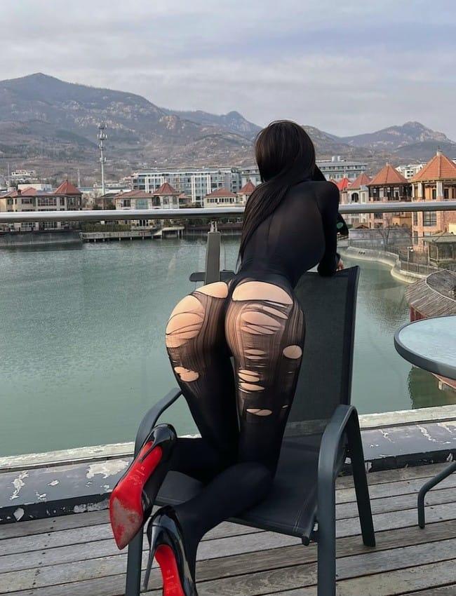 [微密圈]脸红Dearie –户外怼拍 [14P-38MB]-2