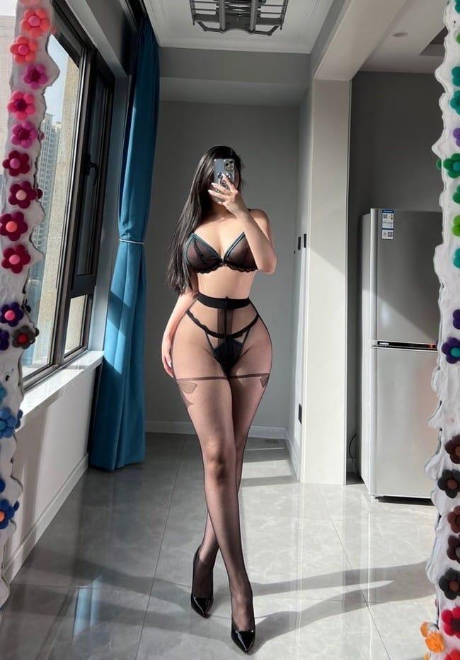 [微密圈]120斤的小王同学 –蝴蝶结黑丝[50P13V-528MB]-3