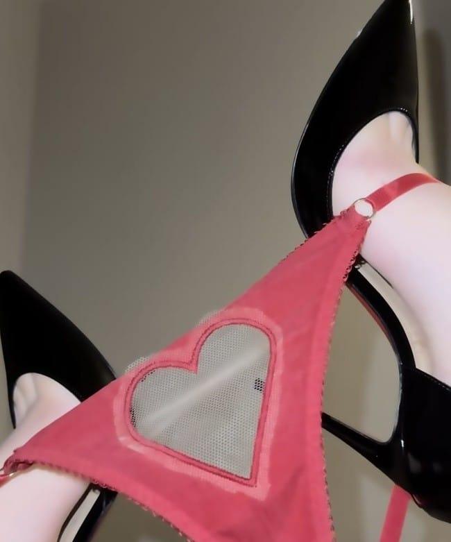 [微密圈]保守的二舅妈 –性感粉色桃心 [15P-13M]-1