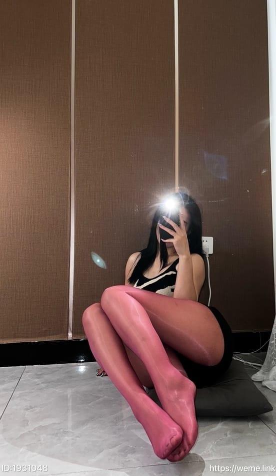 [微密圈]钟垚垚 –油亮红丝 [19P-34M]-1