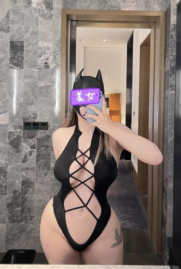 [微密圈]miko多肉大白兔 –我带着面具，向你走来 [18P-92M]