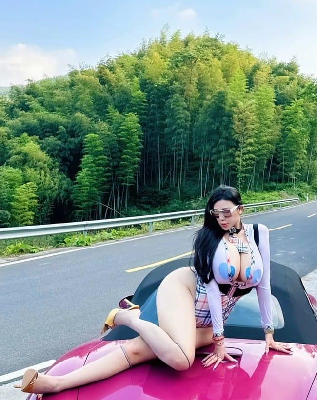 [微密圈]芷仪g宝 –路过的车主把车停下来 [12P-33M]