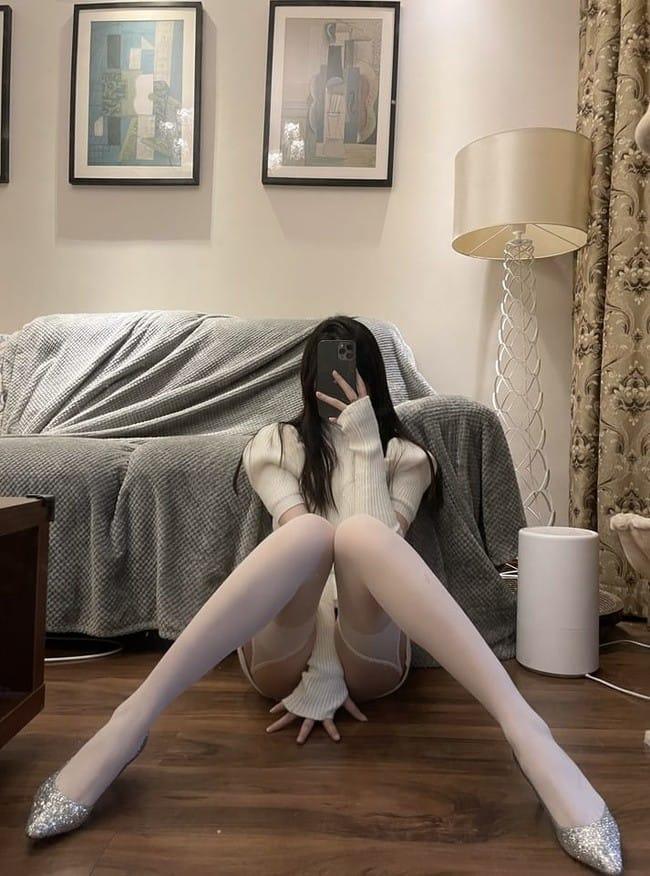 [微密圈]梦里一只喵 –白色吊带袜[18P-42M]-1