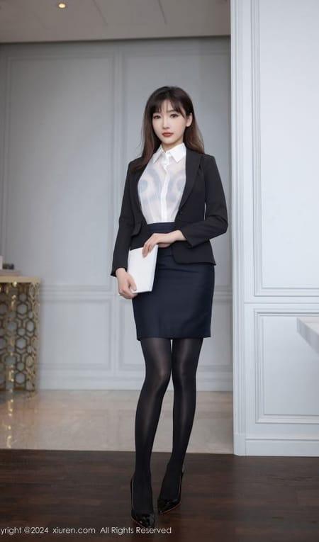 [Xiuren秀人网]2024.08.08 NO.8988 陆萱萱[80+1P/689MB]-2