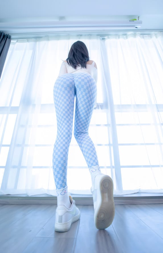 神楽坂真冬 –NO.95 蓝白格[75P/172MB]